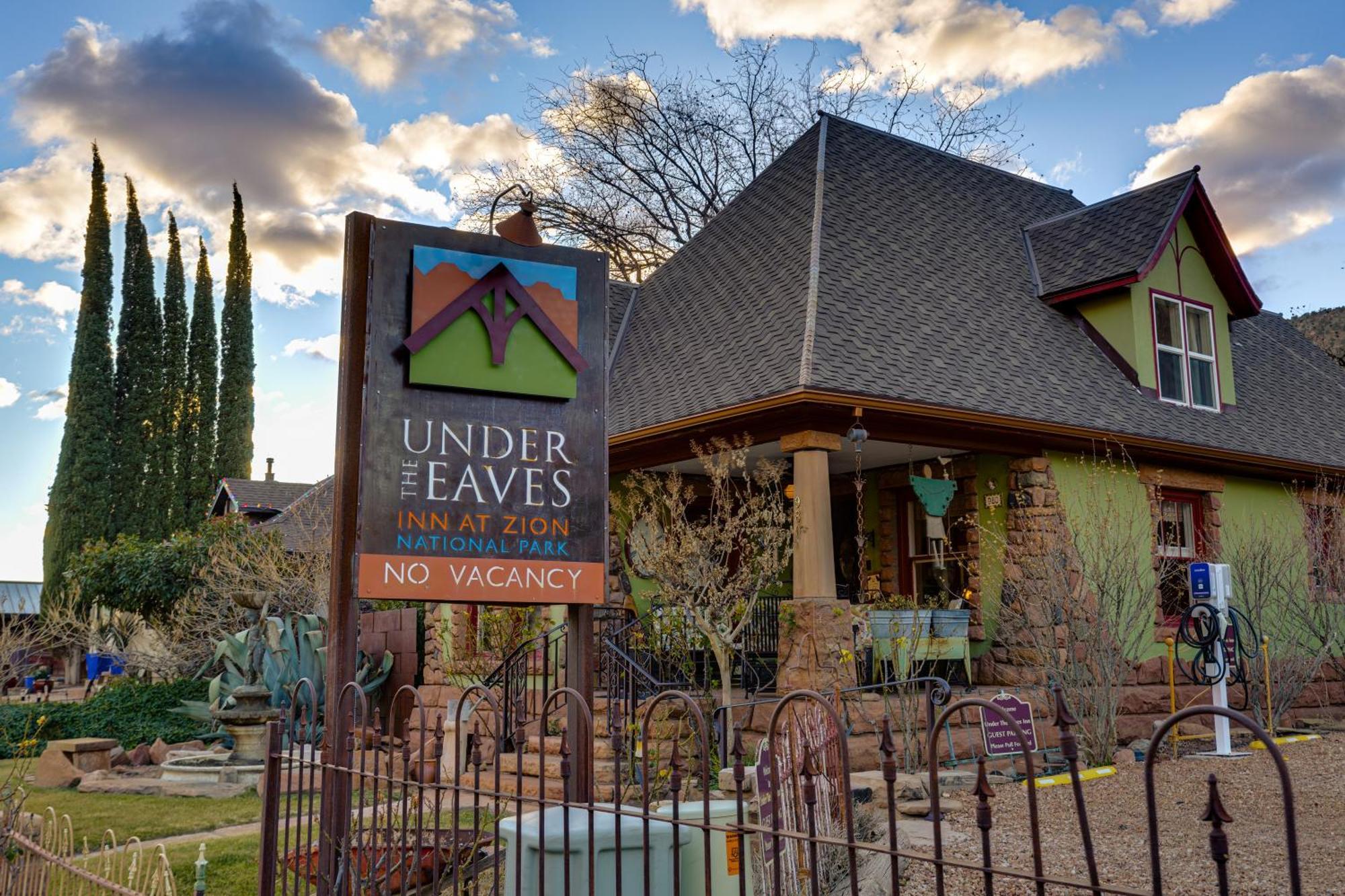 Under The Eaves Inn At Zion National Park スプリングデール エクステリア 写真